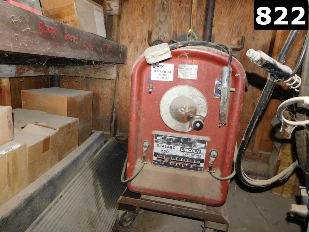 (9415004) LINCOLN IDEAL ARC 250 WELDING MACHINE (11293614) LOCATED IN YARD