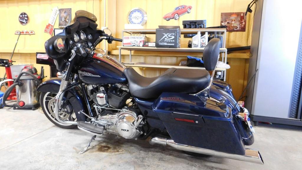 (X) 2013 HARLEY DAVIDSON STREET GLIDE MOTORCYCLE, 103 CU IN, 6- SPD, VIN- 1