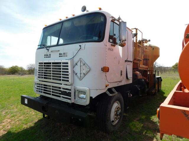 (X) (19620) 1988 INTERNATIONAL T/A CABOVER CEMENT MIXER TRUCK, VIN- 1HTRDGPT3JH5