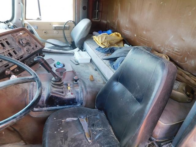 (X) (19620) 1988 INTERNATIONAL T/A CABOVER CEMENT MIXER TRUCK, VIN- 1HTRDGPT3JH5