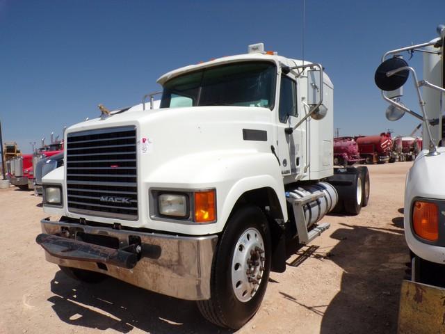 (0561) 2015 MACK CHU613, T/A SLEEPER HAUL TRUCK, VIN-1MIAN07Y8FM019818, P/B: MP8