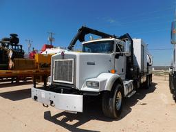 (1040) 2014 KENWORTH T800 T/A HYDROVAC TRUCK, VIN: 1NKDL70X7FR414118, P/B: CUMMI