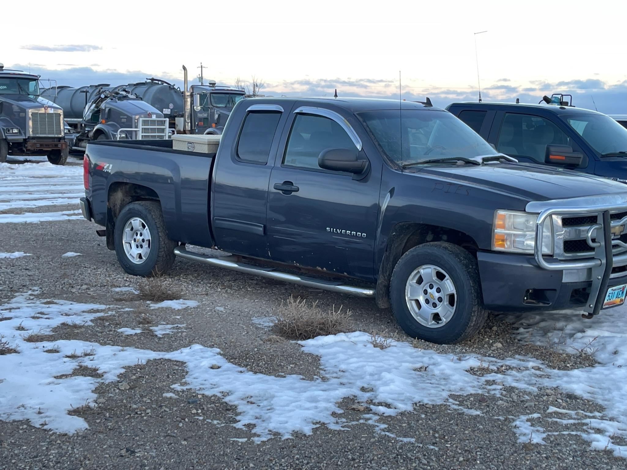 (X) 2010 CHEVROLET 1500 Z-71 4X4 EXT. CAB PICKUP, VIN: 1GCSKSE39AZ120880,