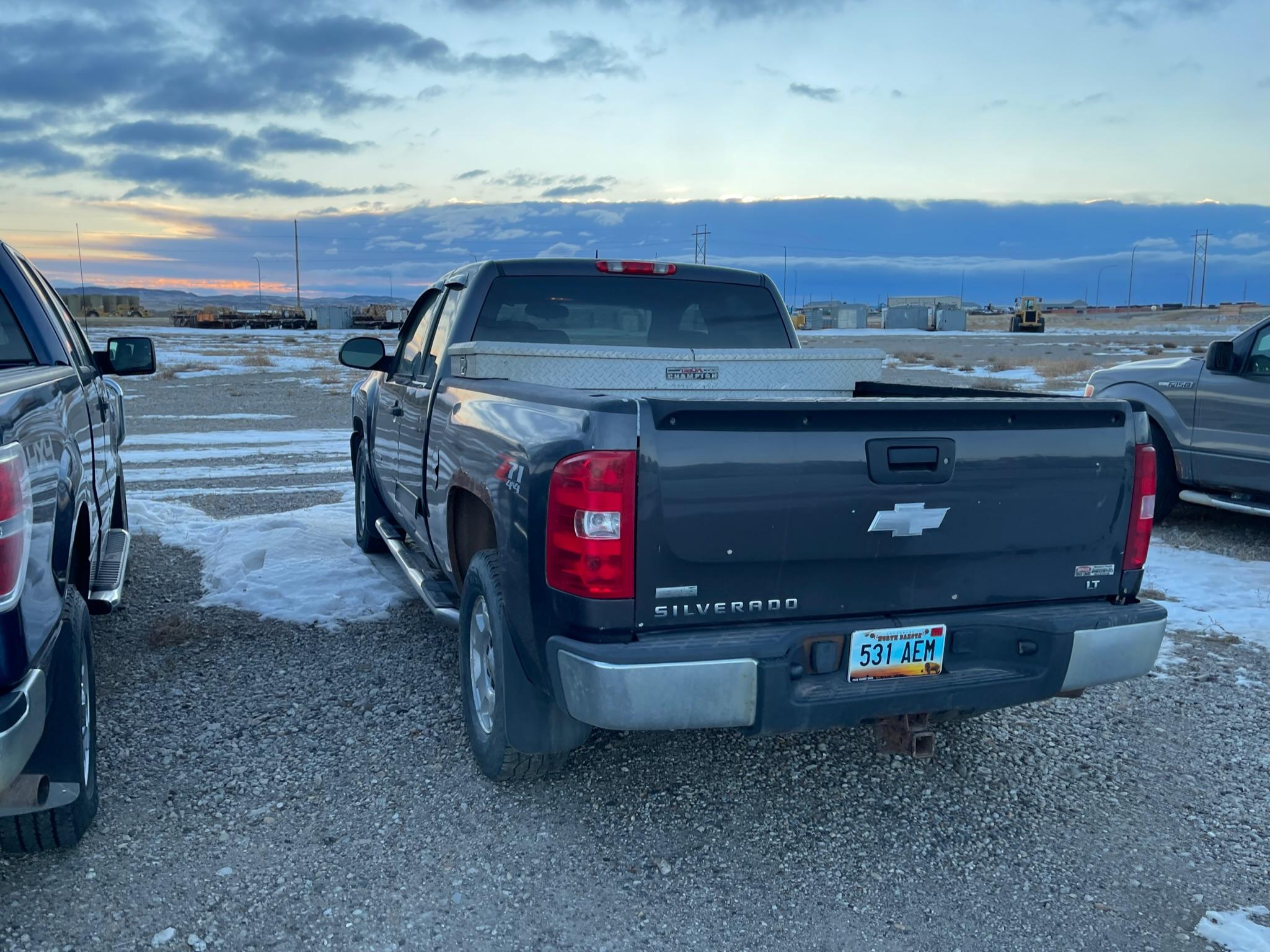 (X) 2010 CHEVROLET 1500 Z-71 4X4 EXT. CAB PICKUP, VIN: 1GCSKSE39AZ120880,