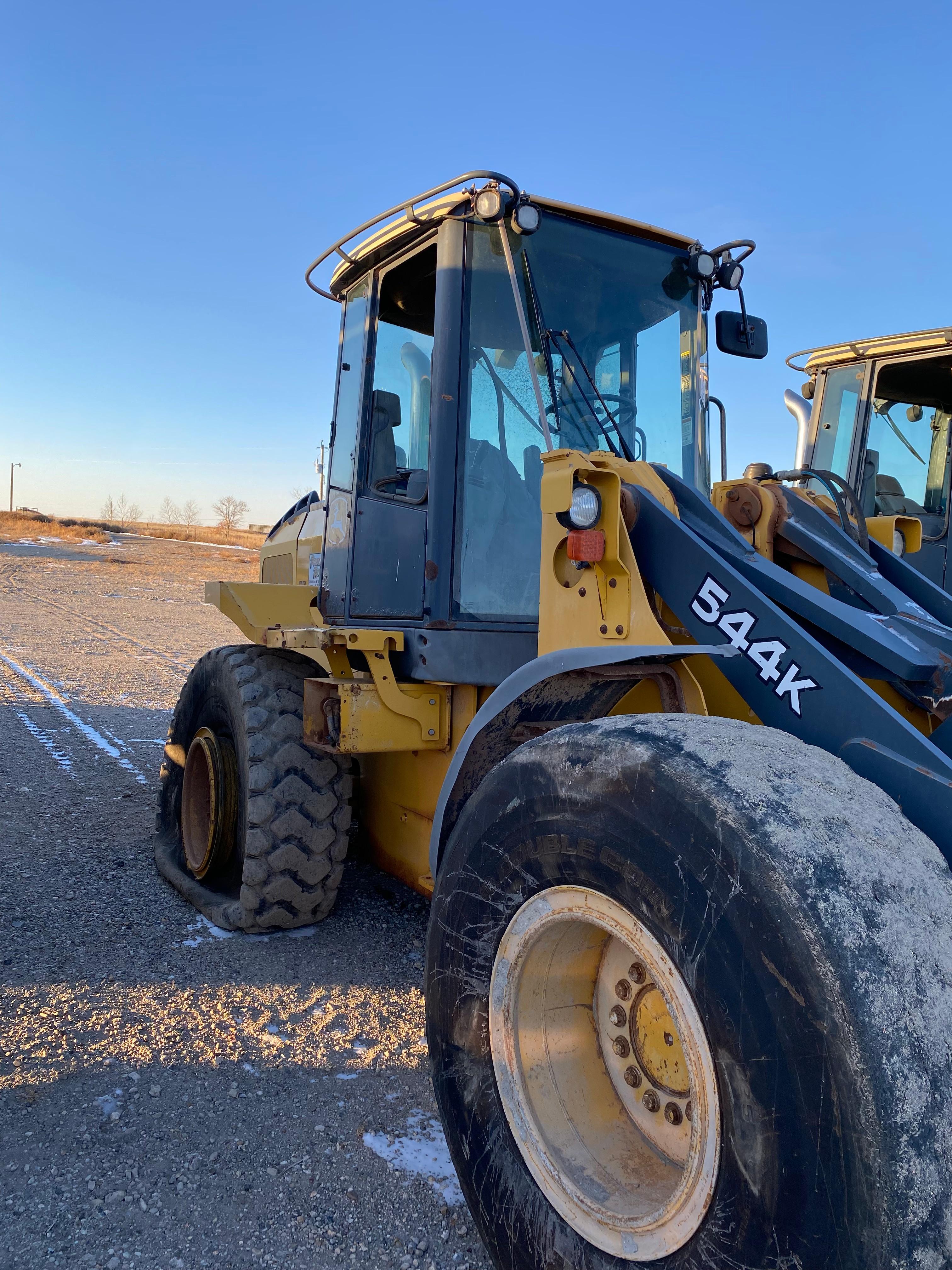 (8840) JOHN DEERE 544K LOADER/FORKLIFT 1DW544KPCBD639439 P/B: 6 GAL DIESEL ENGIN