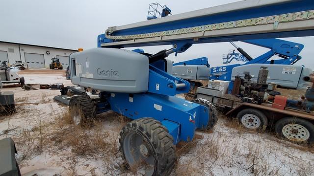 (8837) GENIE 4X4 S-65 EXTENDABLE BOOM MANLIFT P/B: PERKINS 4040 DIESEL, SHOWS 5,