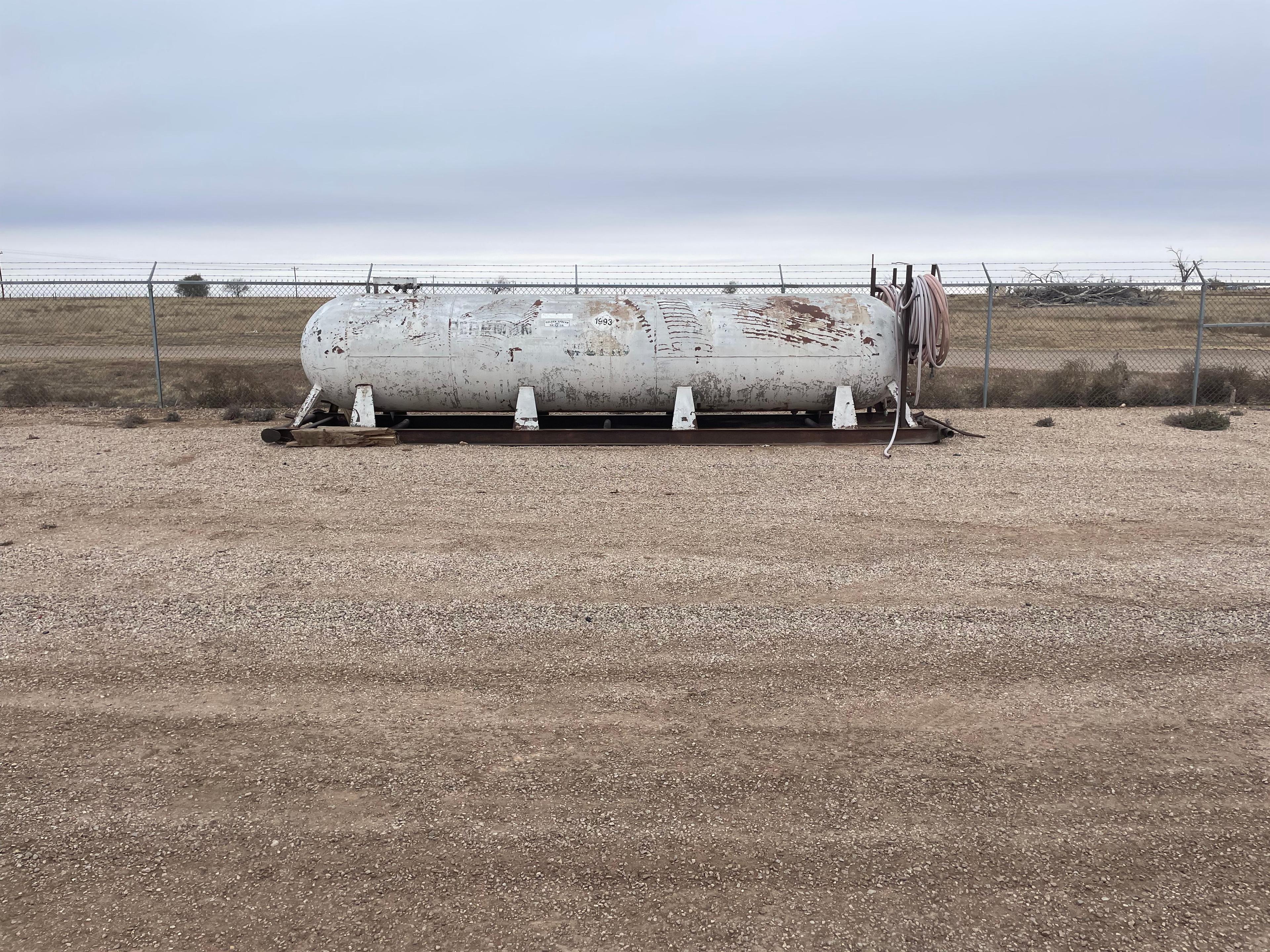 4' DIA X 20'L DIESEL FUEL TANK, SKIDDED