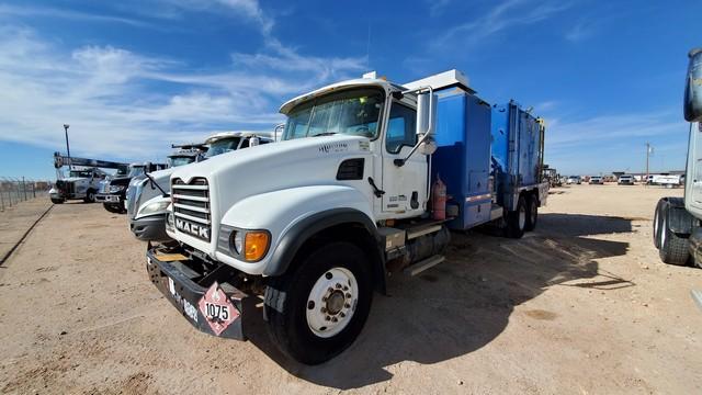 (X) 2003 MACK CV713 TANDEM AXLE HOT OIL TRUCK, VIN: 1M2AG11C73M006899, P/B: MACK