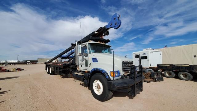 (X) 2007 MACK CV713 T/A DAY CAB HEAVY DUTY GIN/POLE TRUCK, VIN: 1M2AG11C17M06403