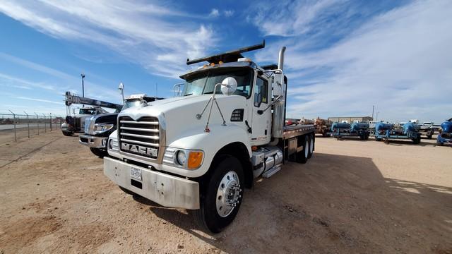 (X) 2003 MACK T/A GIN POLE WINCH TRUCK, VIN: 1M2AG10423M005849, P/B: MACK 350 EN