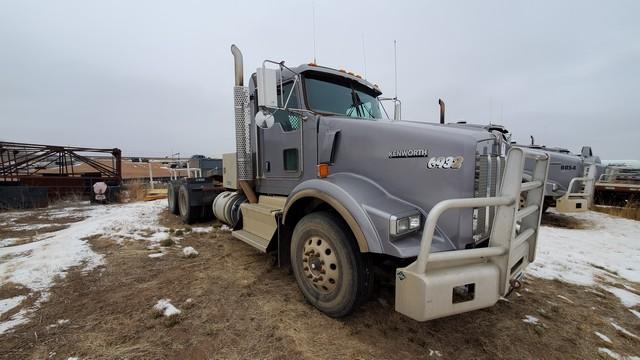 (X) 2013 KENWORTH T800 TANDEM DAYCAB HAUL TRUCK, VIN: 1XKDD40XXDJ348239, P/B: CU