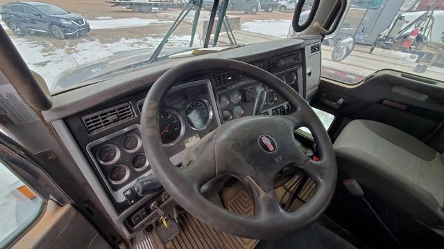 (X) 2012 KENWORTH T800 TANDEM AXLE DAYCAB HAUL TRUCK, VIN: 1XKDD40X9CJ297346, P/