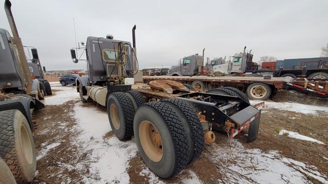 (X) 2012 KENWORTH T800 TANDEM AXLE DAYCAB HAUL TRUCK, VIN: 1XKDD40X9CJ297346, P/