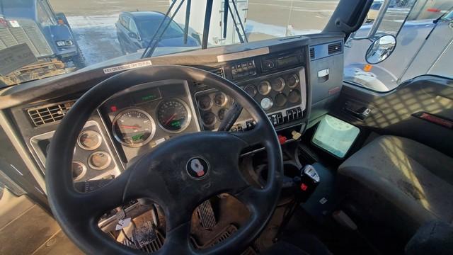 (X) 2012 KENWORTH T800 TANDEM AXLE DAYCAB HAUL TRUCK, VIN: 1XKDD40X8CJ297340, P/