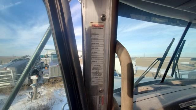 (X) 2012 KENWORTH T800 TANDEM AXLE DAYCAB HAUL TRUCK, VIN: 1XKDD40X8CJ297340, P/