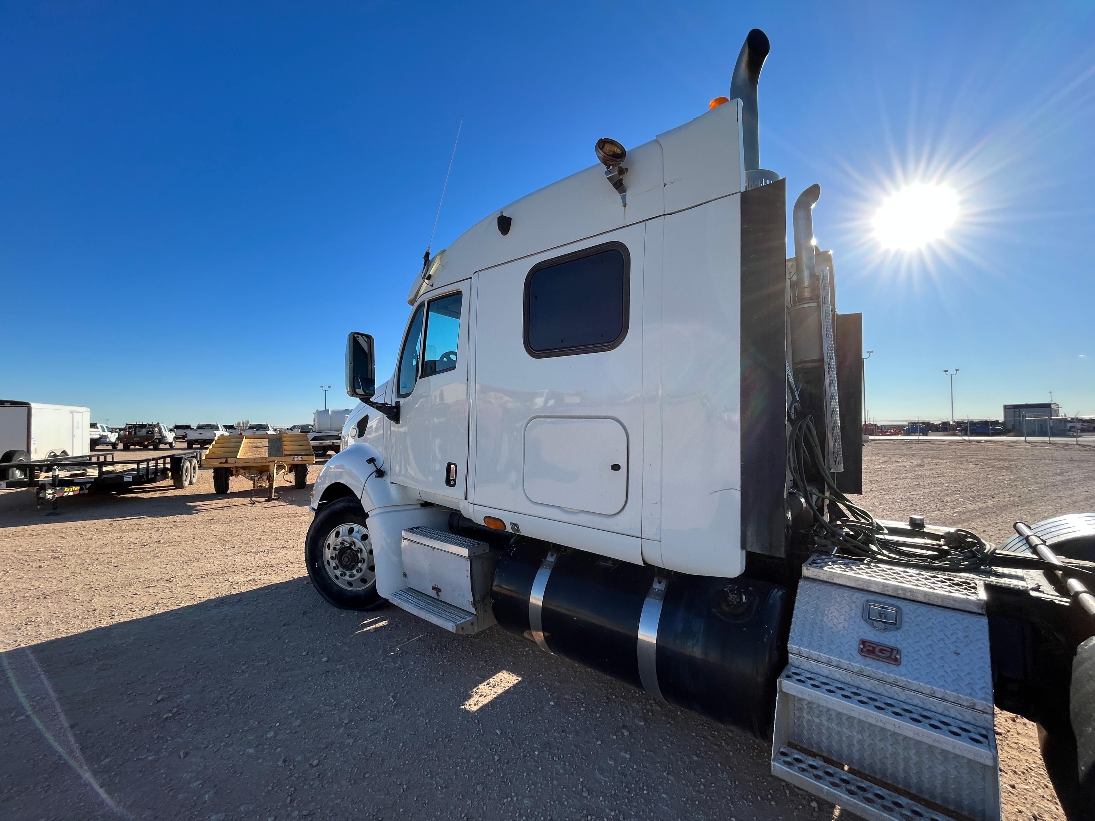 (X) 2007 PETERBILT 387 SLEEPER HAUL TRUCK, VIN: 1XP7D49X47D746060, P/B: CUMMINS