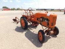 ALLIS CHALMERS 4.CYL GAS POWERED 3.SPD ANTIQUE TRACTOR W/ ASSORTED ATTACHMENTS,