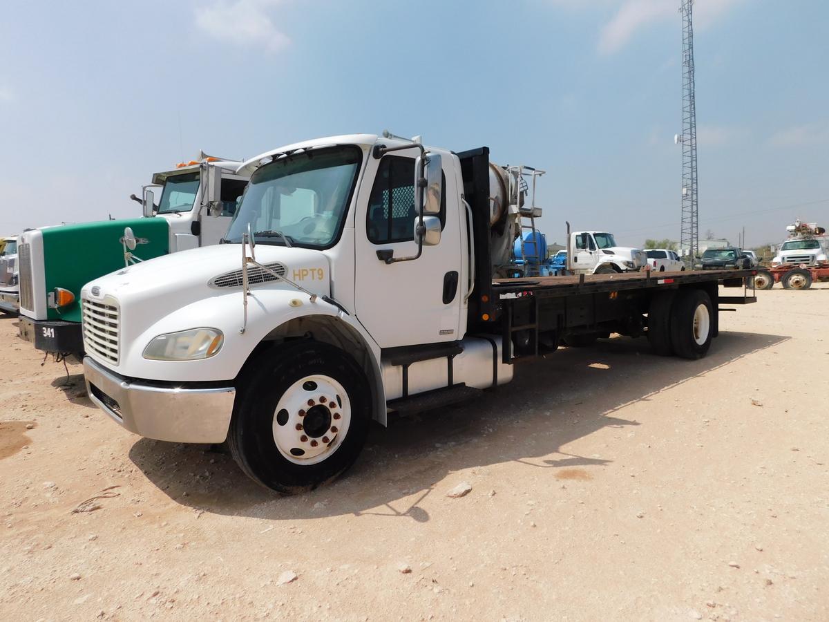 2005 FREIGHTLINER BUSINESS CLASS M2 S/A FLATBED TRUCK VIN:1FYACXDC55DY16478 P/B: