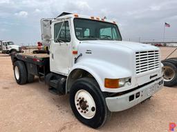 2000 INTERNATIONAL 4900 4X2 S/A DAYCAB WINCH TRUCK