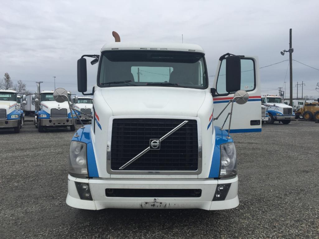 2009 Volvo VNL Truck, VIN # 4V4NC9TH49N286037