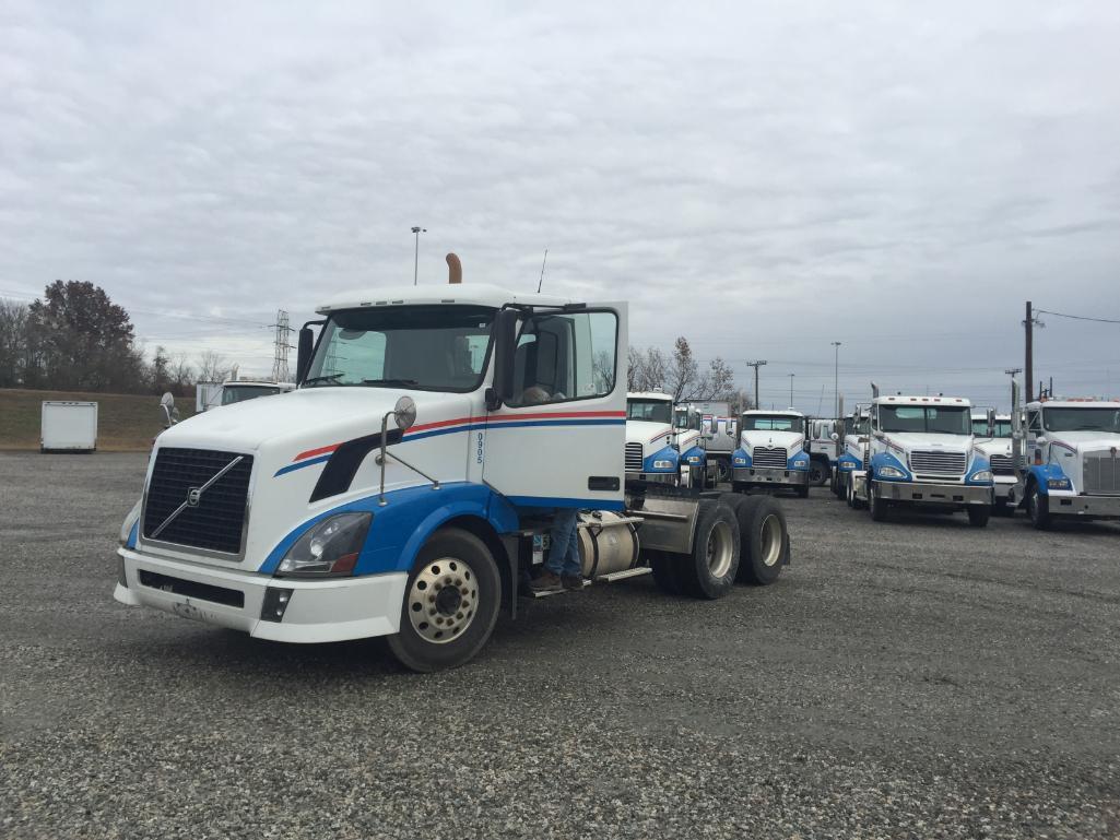 2009 Volvo VNL Truck, VIN # 4V4NC9TH49N286037