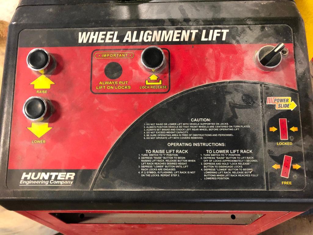 Hunter Wheel Alignment Scissor Lift