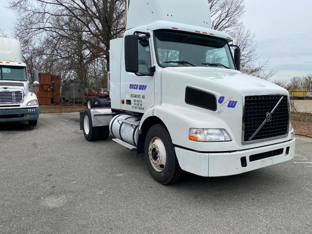 2006 Volvo VNM Truck, VIN # 4v4m19gf56n426652