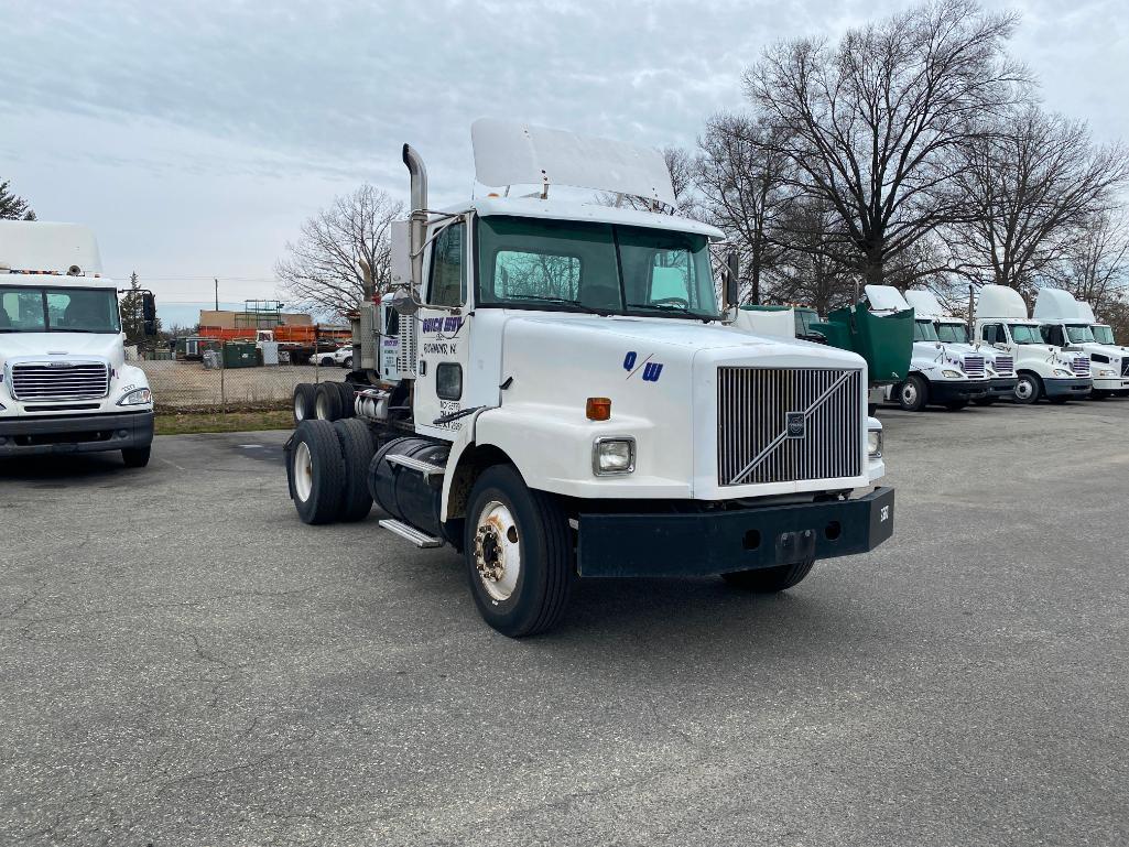 2006 Volvo VNM Truck, VIN # 4v4m19gf56n426652