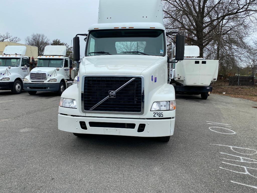 2006 Volvo VNM Truck, VIN # 4v4m19gf56n426652