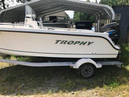 2003 Trophy Center Console Boat