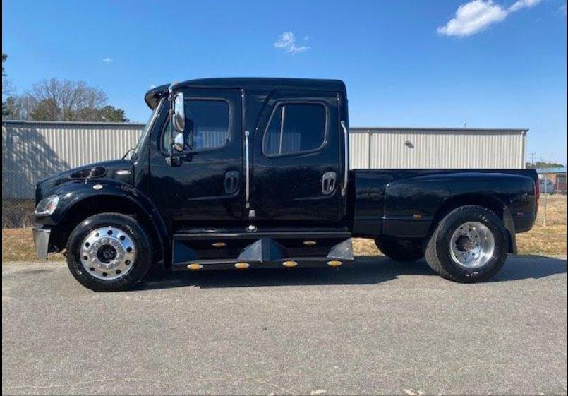 2005 Freightliner M2 106 Sport Chassis Truck, VIN # *************0614