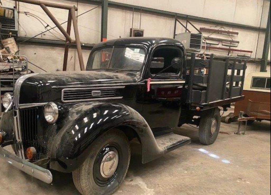 1941 FORD CLASSIC Flatbed Vin# BB186572181Y