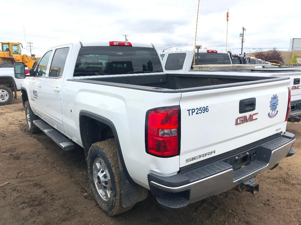 2015 GMC Sierra SLE 2500HD Crew Cab Pickup Truck