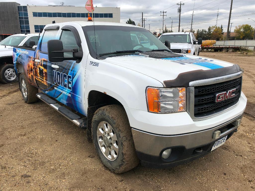 2011 GMC Sierra SLT 2500HD Crew Cab Pickup Truck