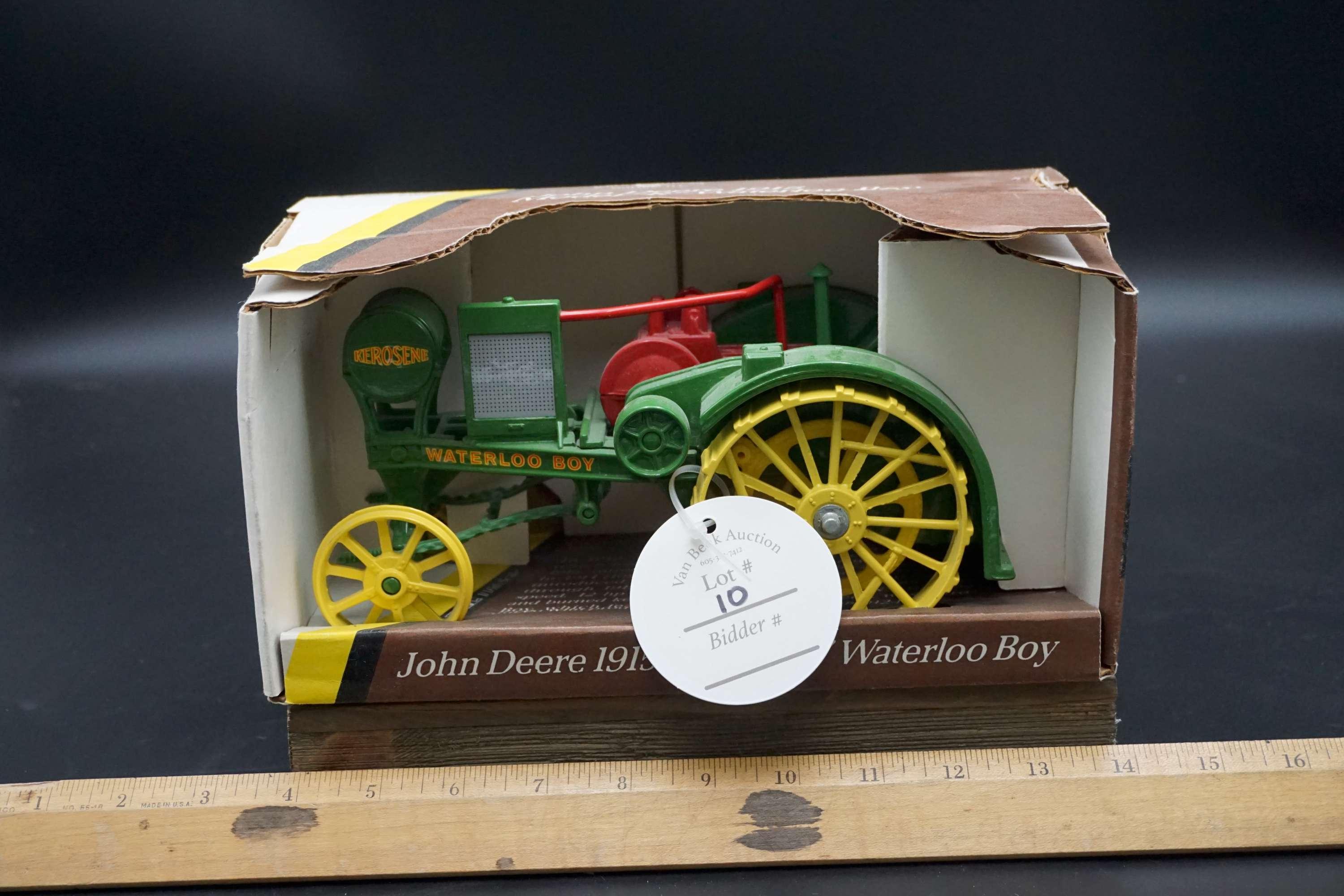 JD 1915 Model R Waterloo Boy #559