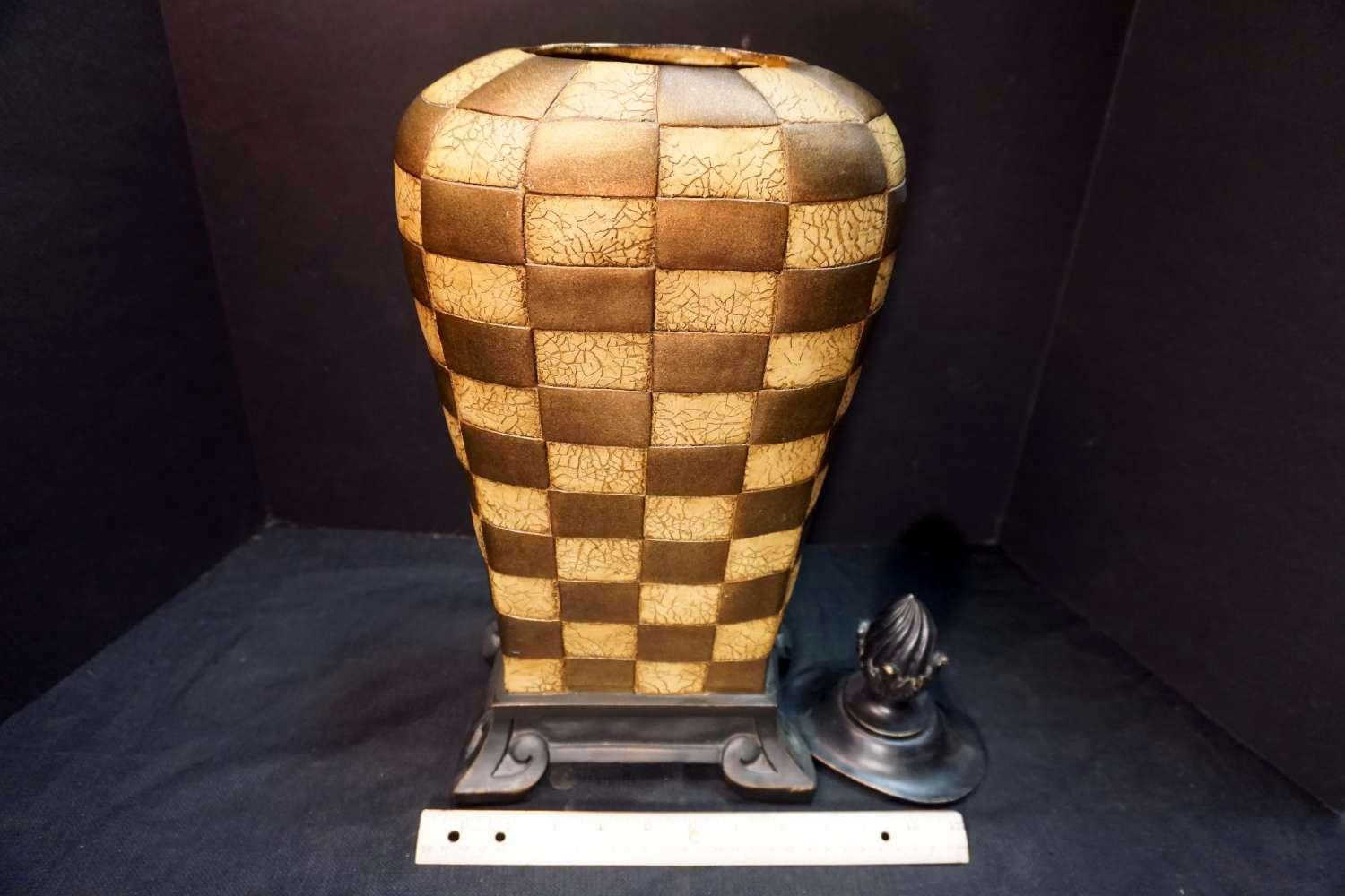 Checkered Urn with lid