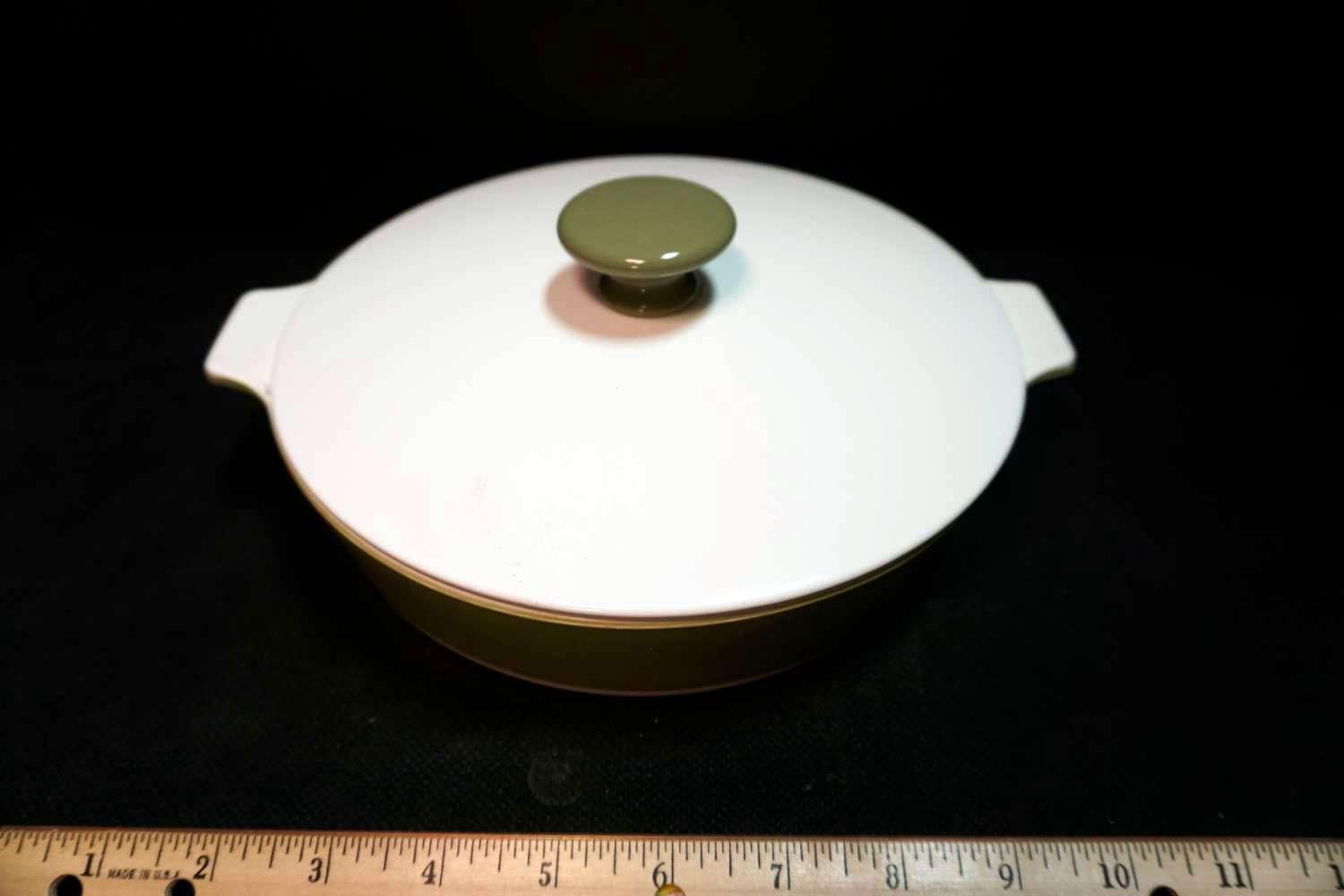 Corning Ware 8 1/2" Casserole with lid