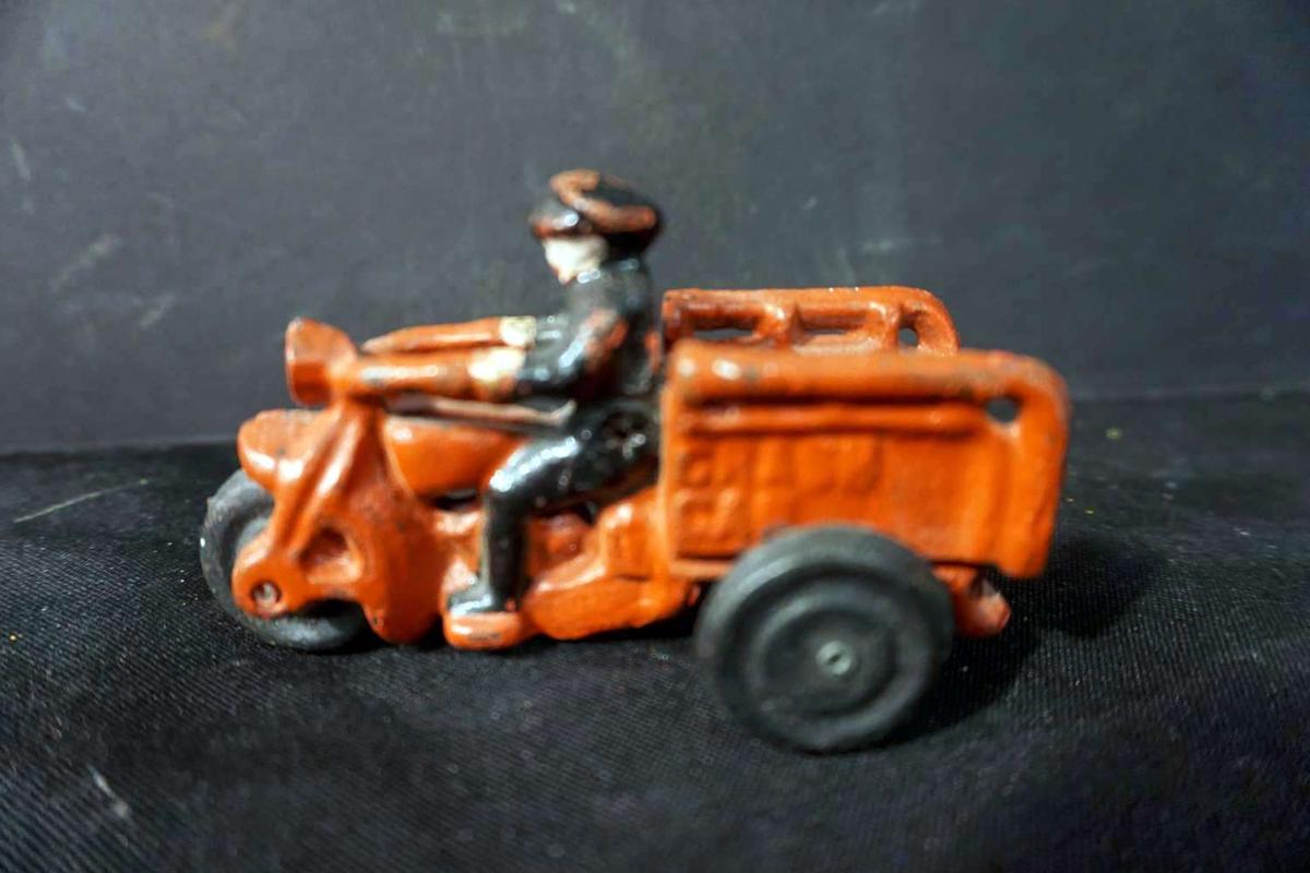 Crash Car Cast Iron Trike