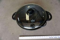 Electric wok pan.