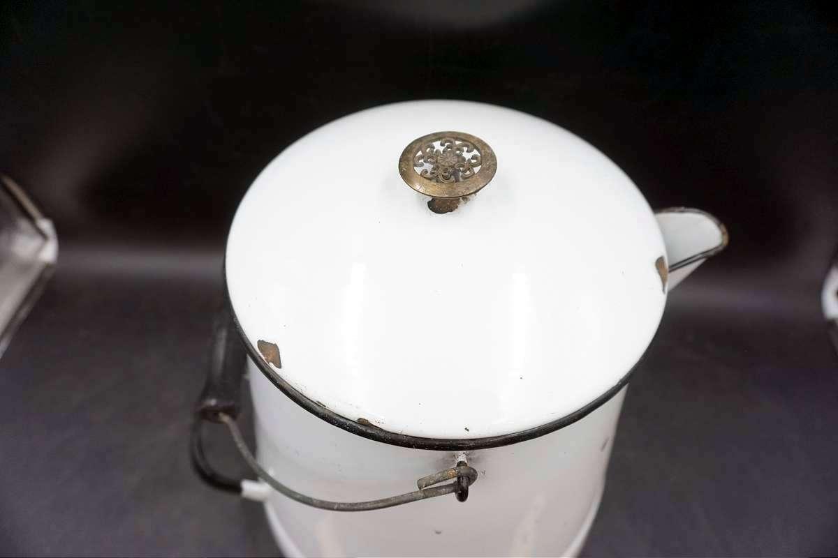 Enamel Kettle w/ Lid