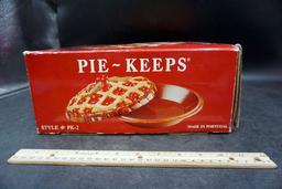 Pie Keeps Ceramic Pie Plate w/ Lid