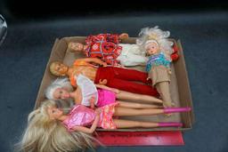 Barbies, Kens