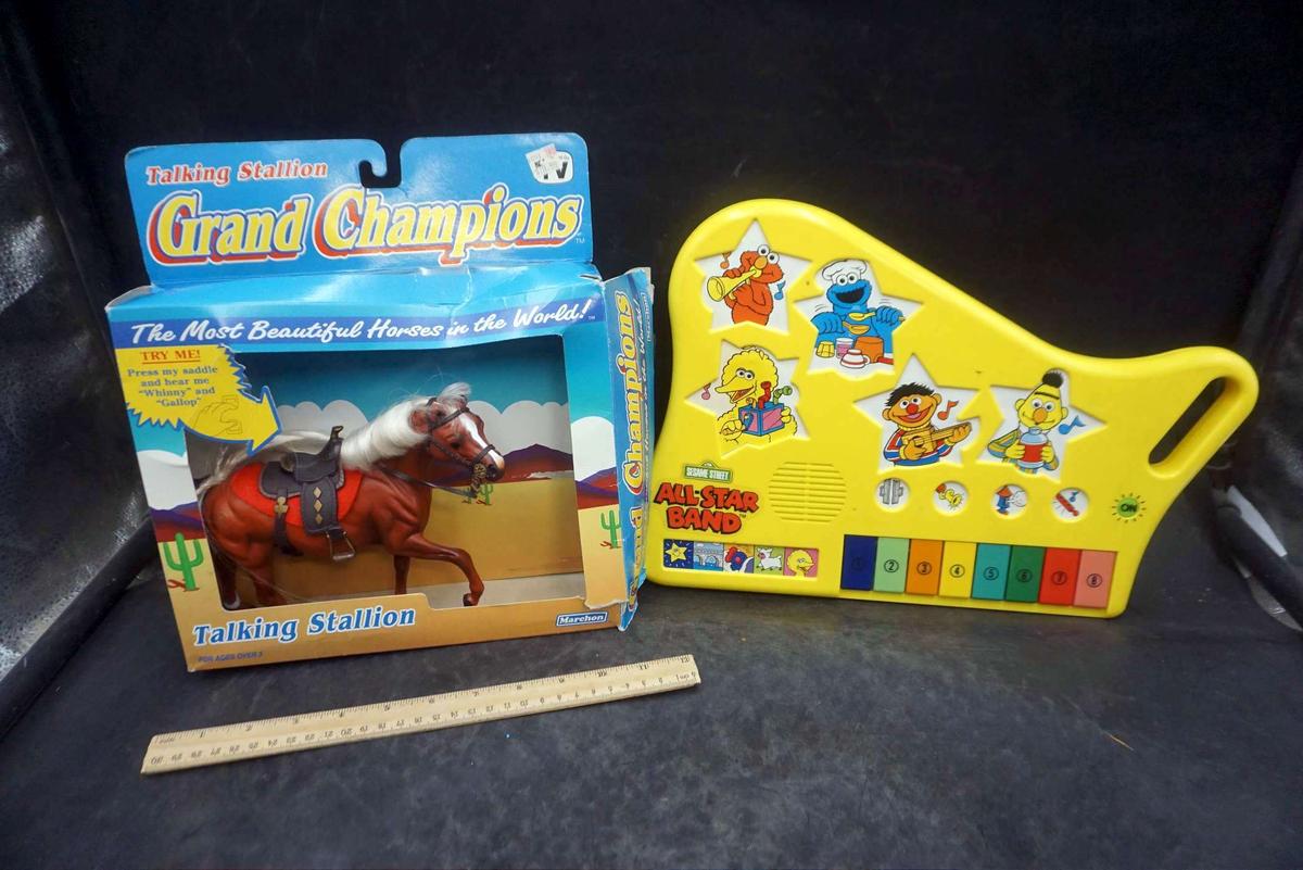 Grand Champion Talking Stallion & All-Star Band Sesame Street Piano