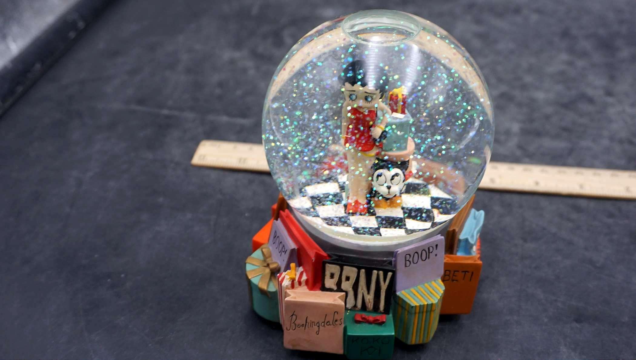 Betty Boop Snow Globe