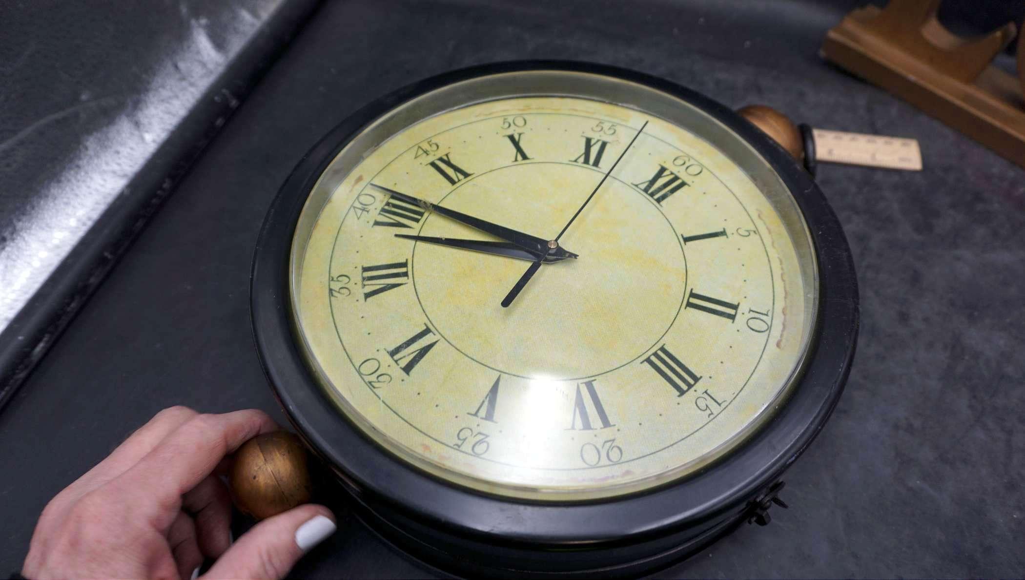 Pocket Watch Wall Clock (Battery Powered) & Wooden "Love" Sign