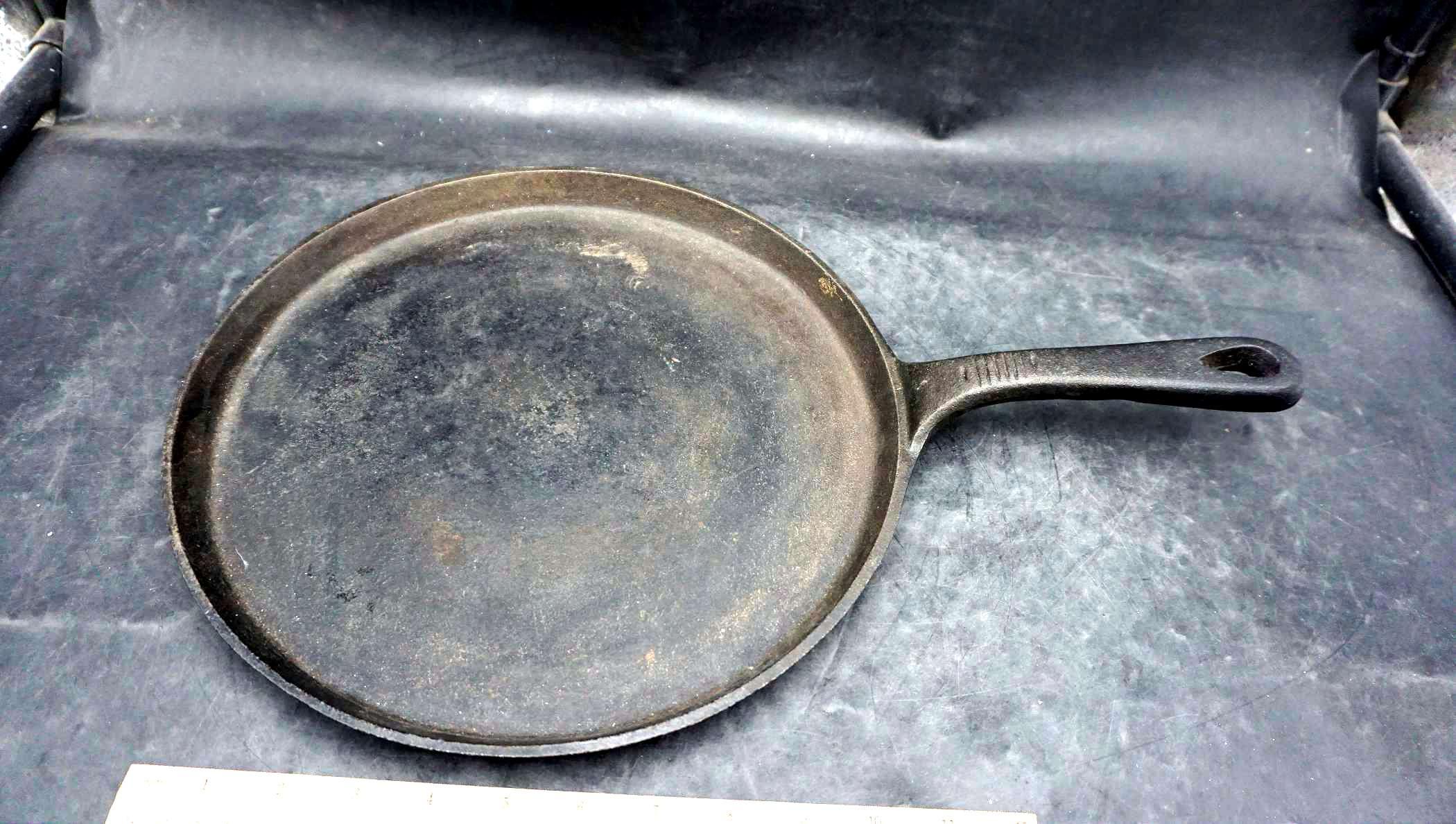 Round Cast Iron Pan