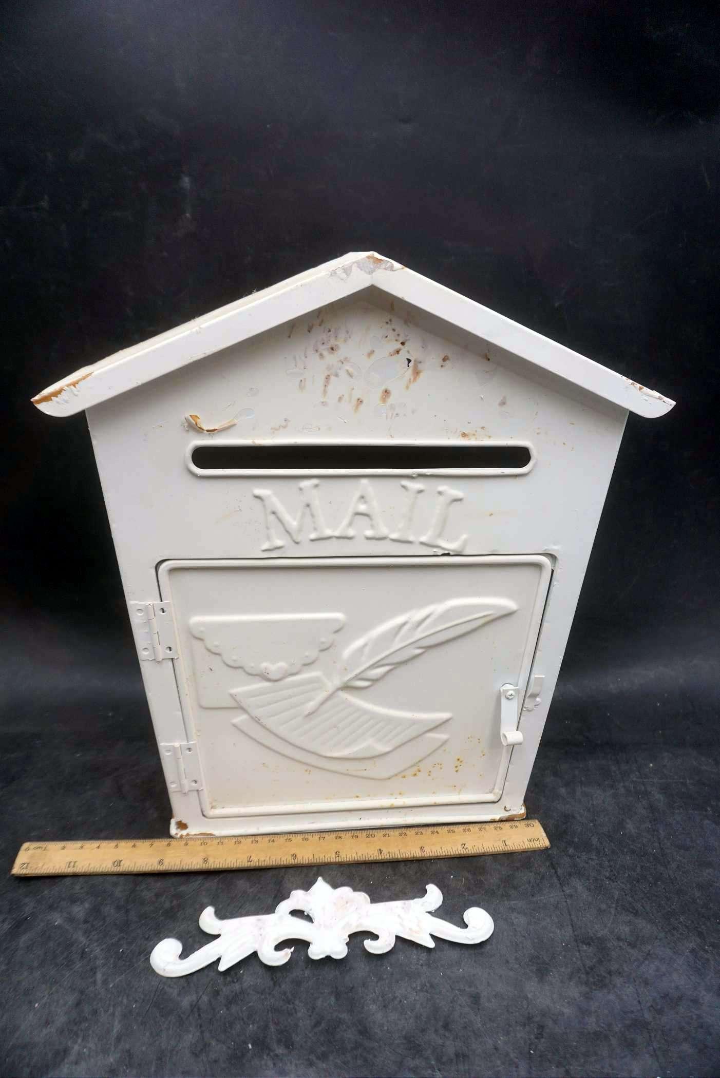 Decorative Metal Mailbox (Decorative Piece Needs To Be Glued On)