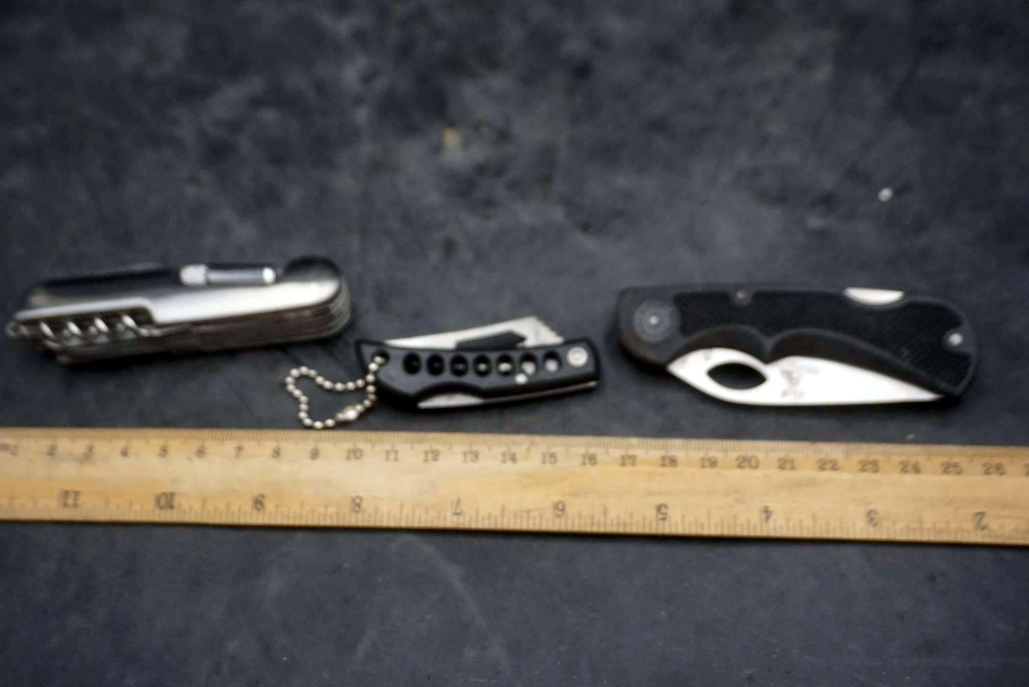 3 Pocket Knives - Buckmaster, Cameo & Other