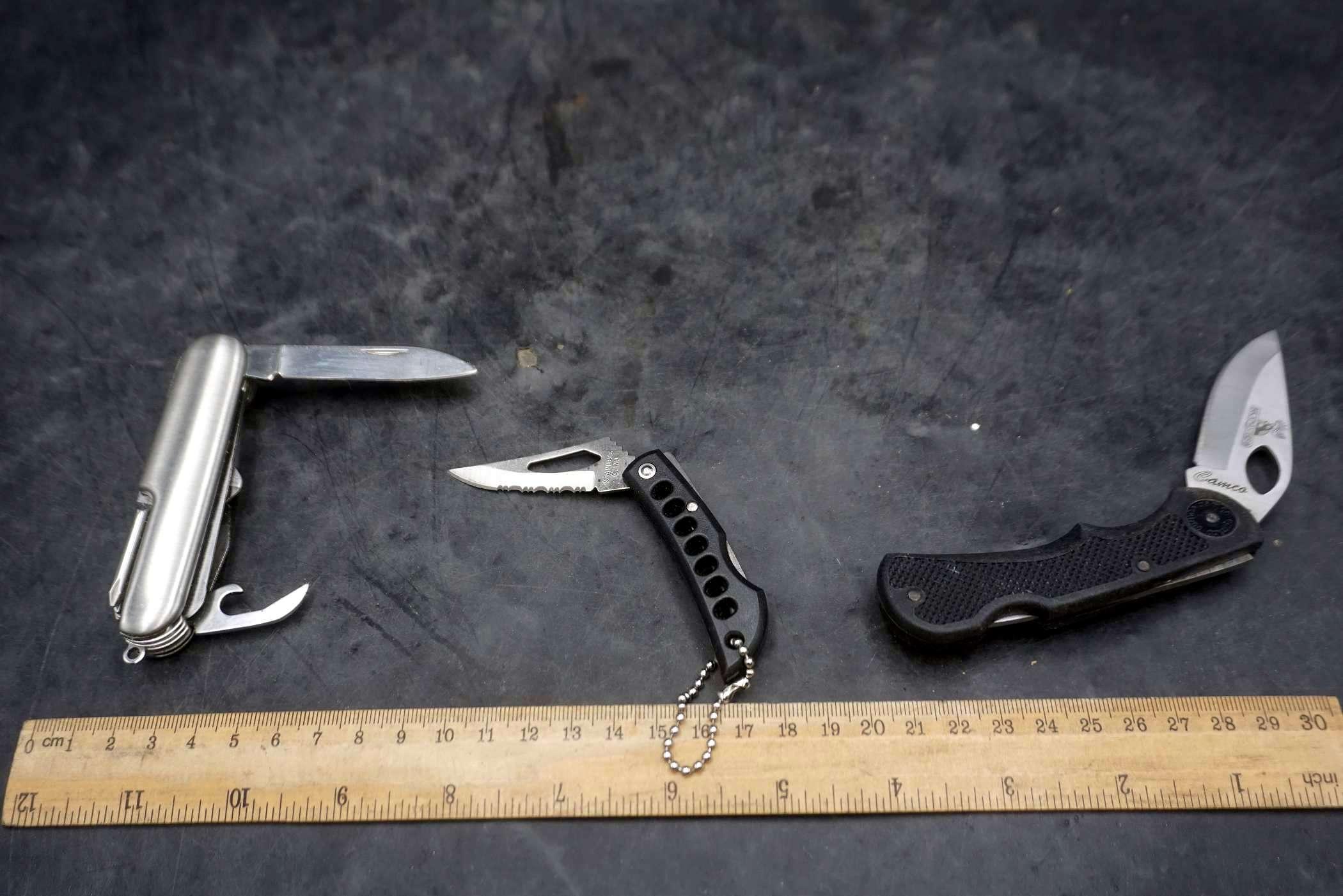 3 Pocket Knives - Buckmaster, Cameo & Other