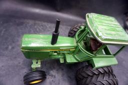 Ertl John Deere Dually Tractor